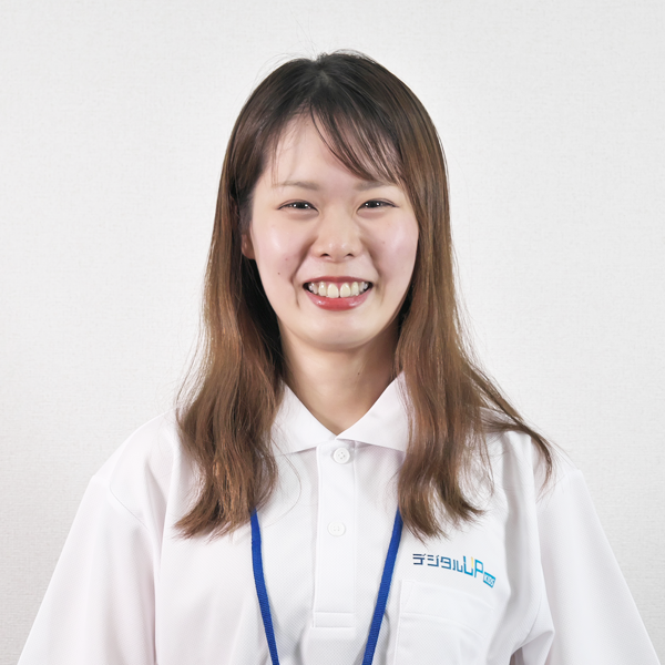 デジタルアップKIDSプログラミング教室の教師